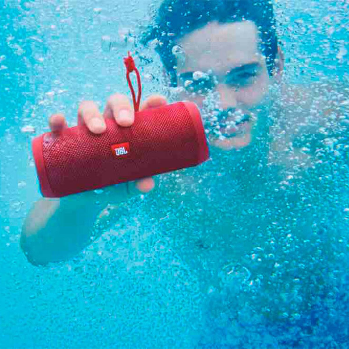 Cinco altavoces Bluetooth resistentes al agua en oferta para llevarte a la  playa o la piscina