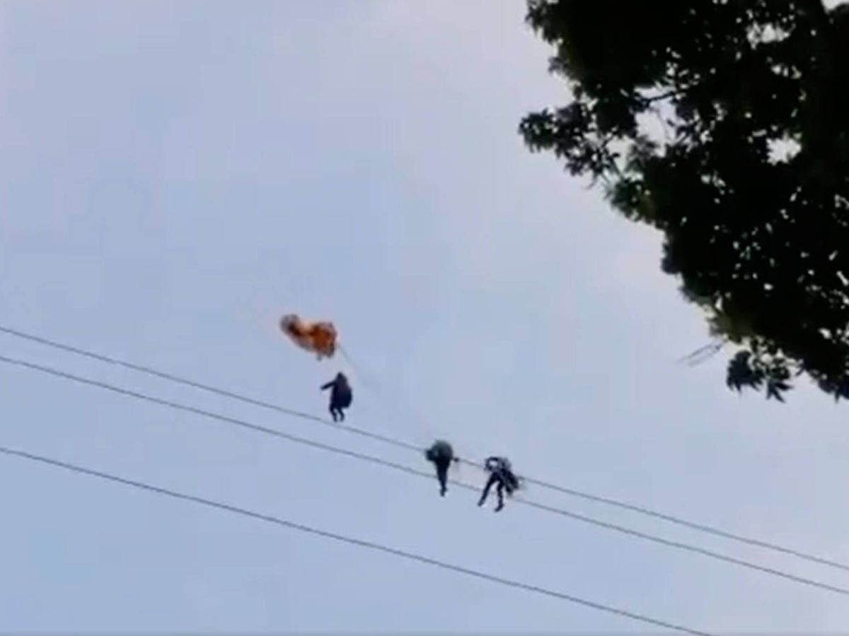 Foto: Julián Franco se quedó colgando a más de 150 metros de altura (Foto: Twitter)