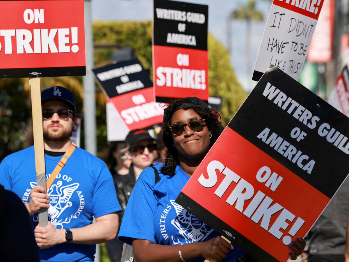 Foto: huelga de guinistas en Hollywood. (Reuters/ Aude Guerrucci)