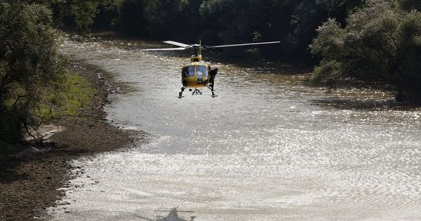 Foto: Foto de archivo de un helicóptero trabaja en las labores de búsqueda del niño de 12 años desaparecido en 2013. (EFE)