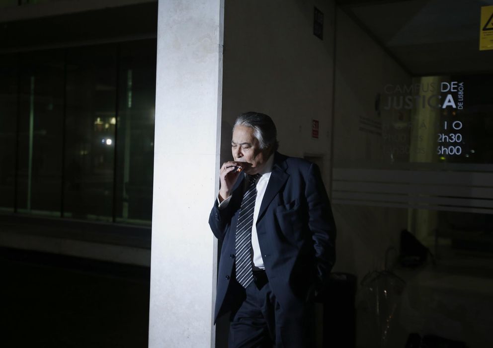 Foto: José Araujo, abogado de Sócrates, en el juzgado (Reuters)