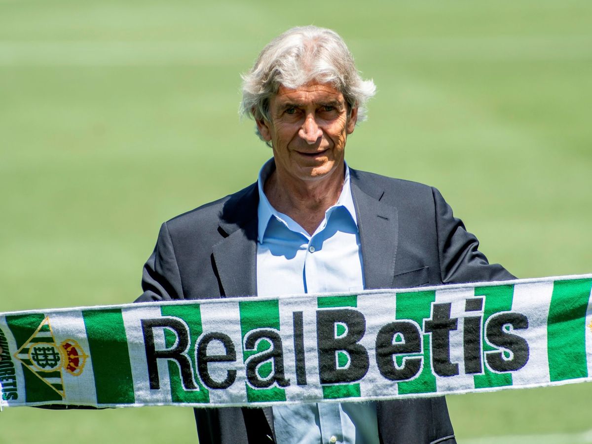 Foto: Pellegrini, el día de su presentación como nuevo entrenador del Betis. (EFE)