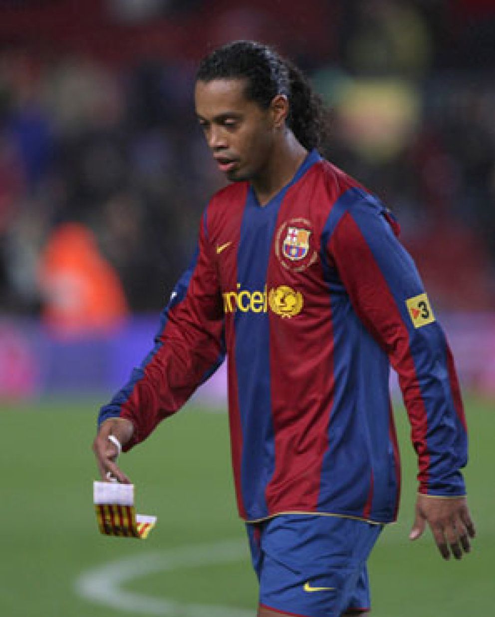 Ronaldinho podría jugar un último partido con el Barça