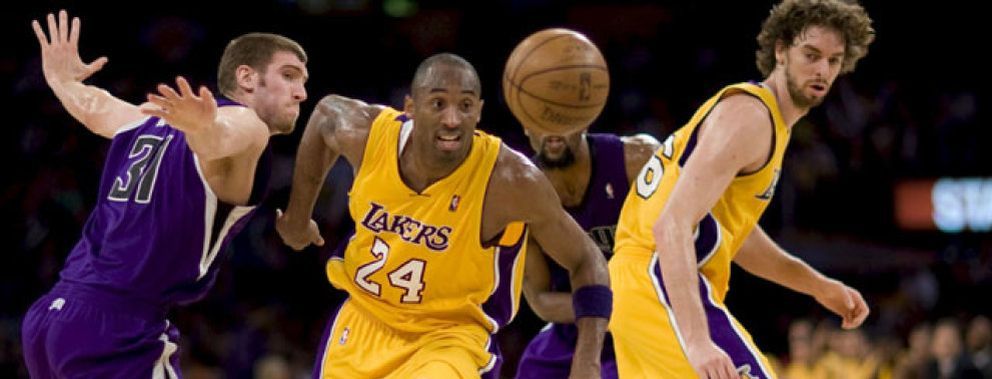 Foto: La conexión entre Bryant y Gasol permite la revancha de los Lakers frente a Sacramento