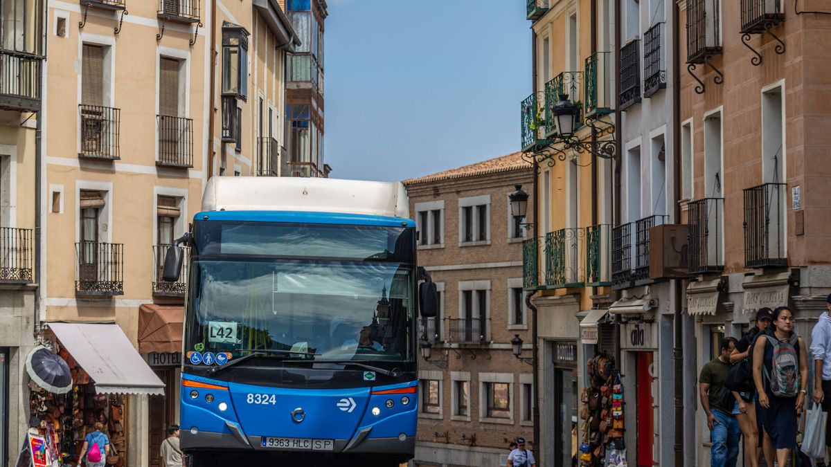 Seis heridos leves en Madrid al sufrir una indisposición el conductor de un autobús de la EMT y chocar contra otro