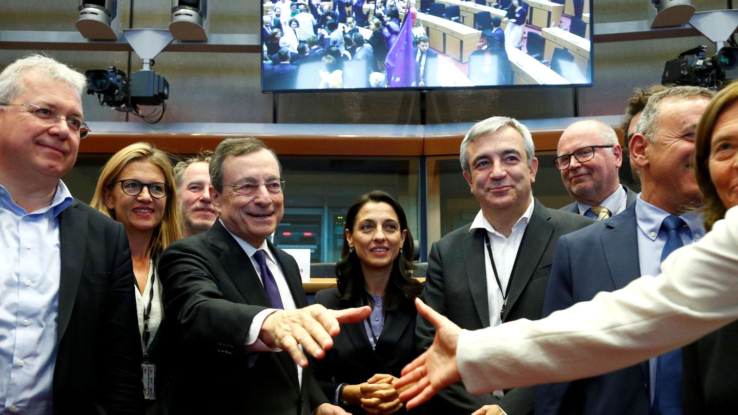 Draghi se despide de los eurodiputados en su última sesión en el Parlamento Europeo. (Reuters)
