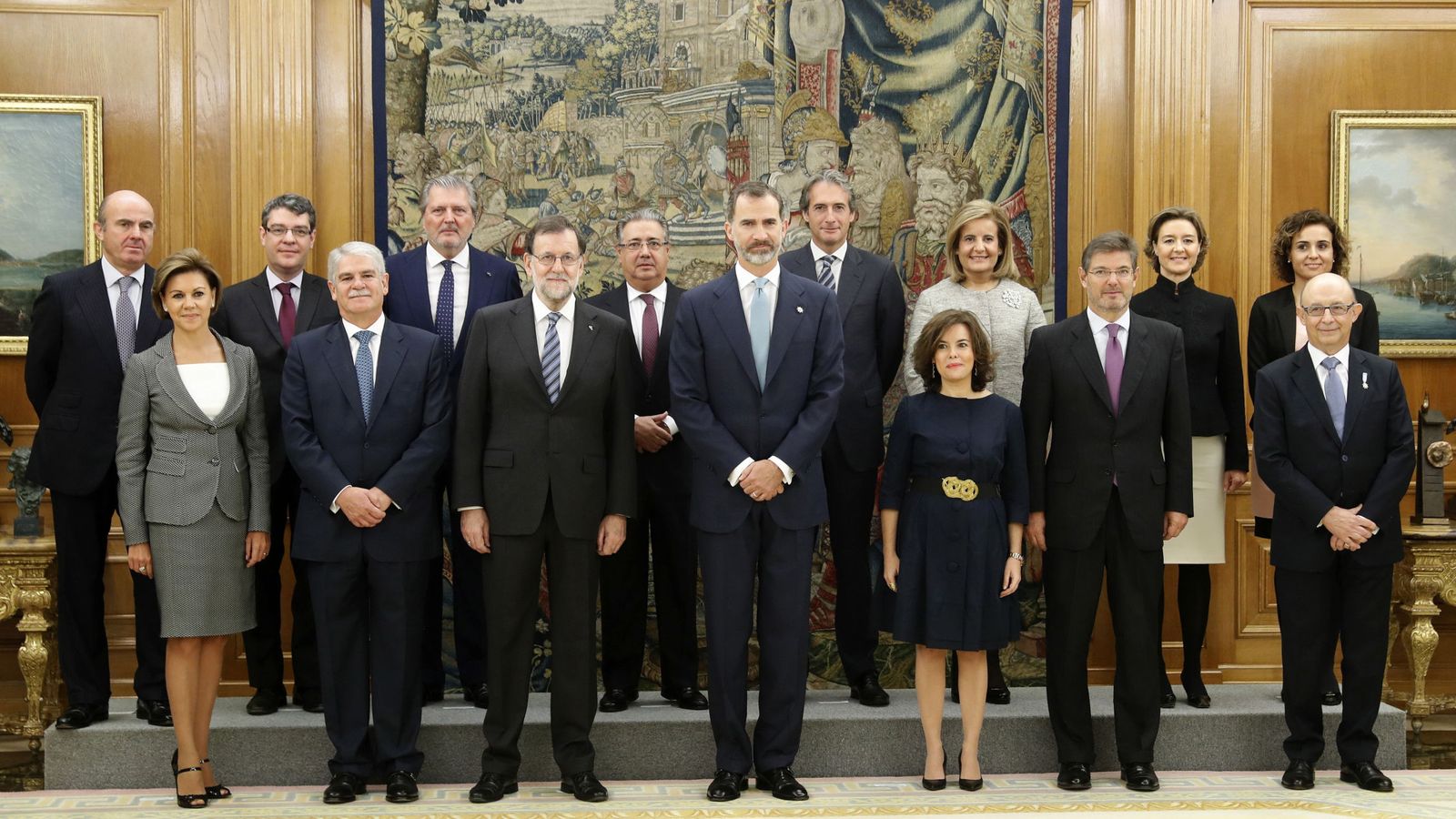 Foto: El nuevo Gobierno de Mariano Rajoy posa con el rey Felipe VI. (EFE)