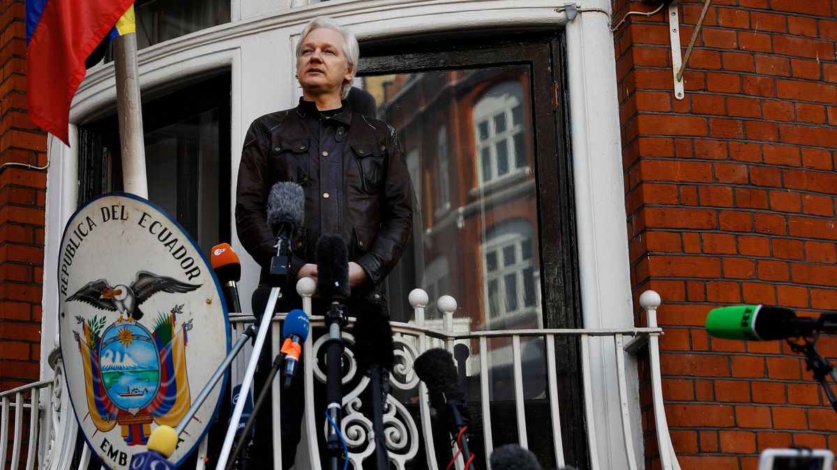 Julian Assange tiene una nueva causa: el referéndum de Cataluña