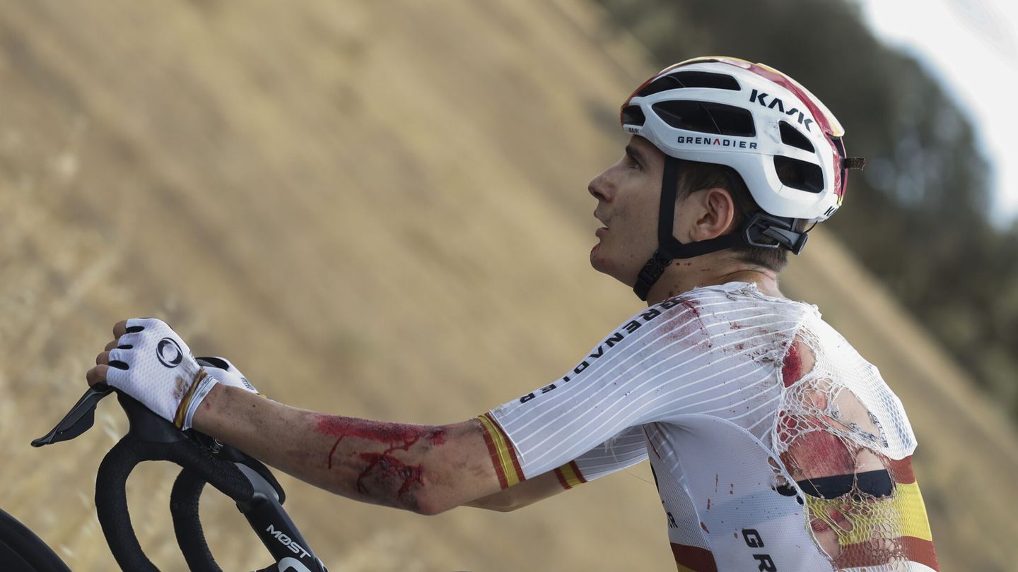Carlos Rodríguez, en una etapa de la Vuelta del año pasado. (EFE/J. Lizón)