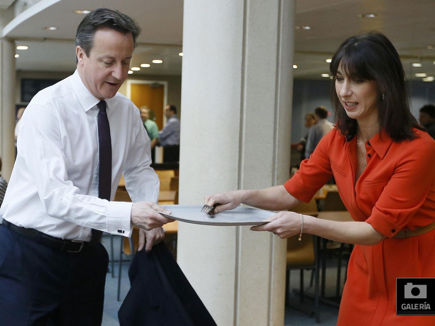David Cameron y su mujer en uno de sus actos más recientes (Reuters)