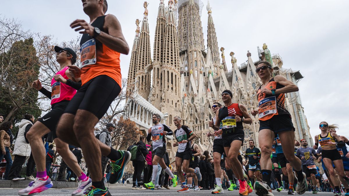 Muere un corredor en la maratón de Barcelona al sufrir una parada respiratoria