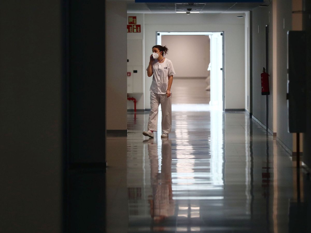 Foto: Enfermera, en el hospital Zendal. (Reuters)