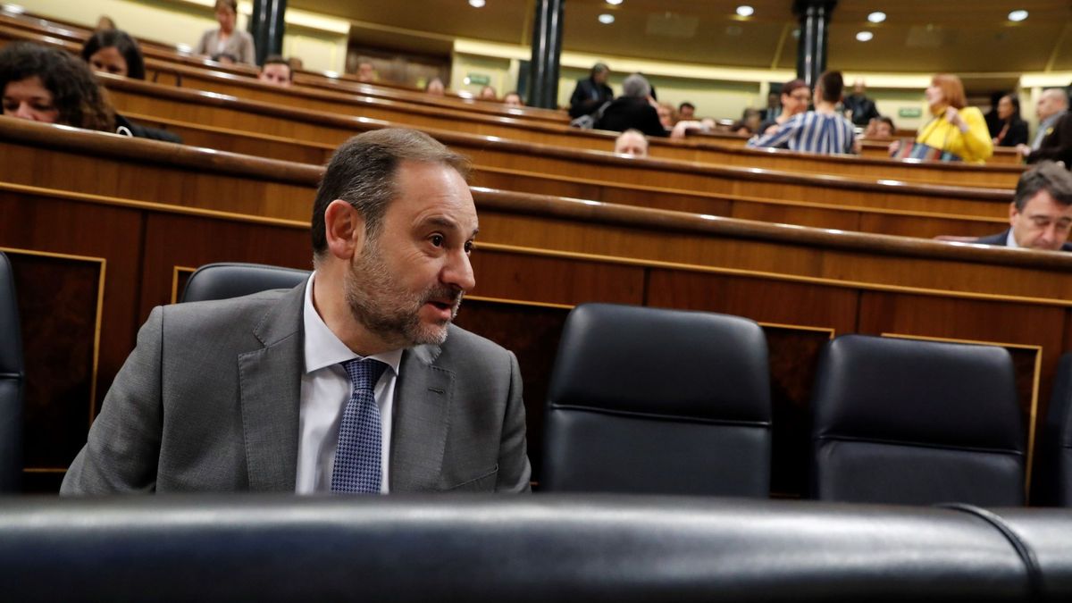 "Mentiras, maletas y dinero": la oposición exige a Sánchez aclarar ya la cita con Delcy