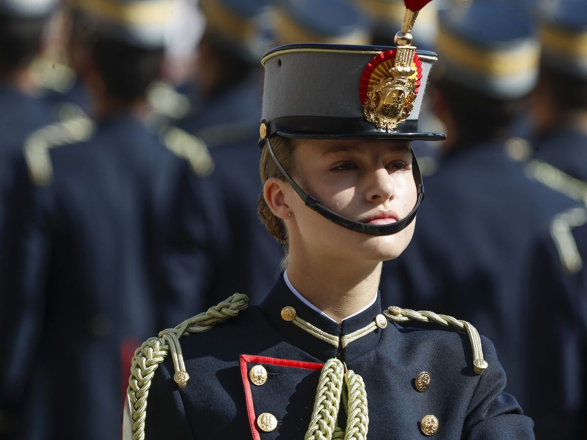 Foto: La Princesa de Asturias, durante su jura de bandera en Zaragoza. (EFE)