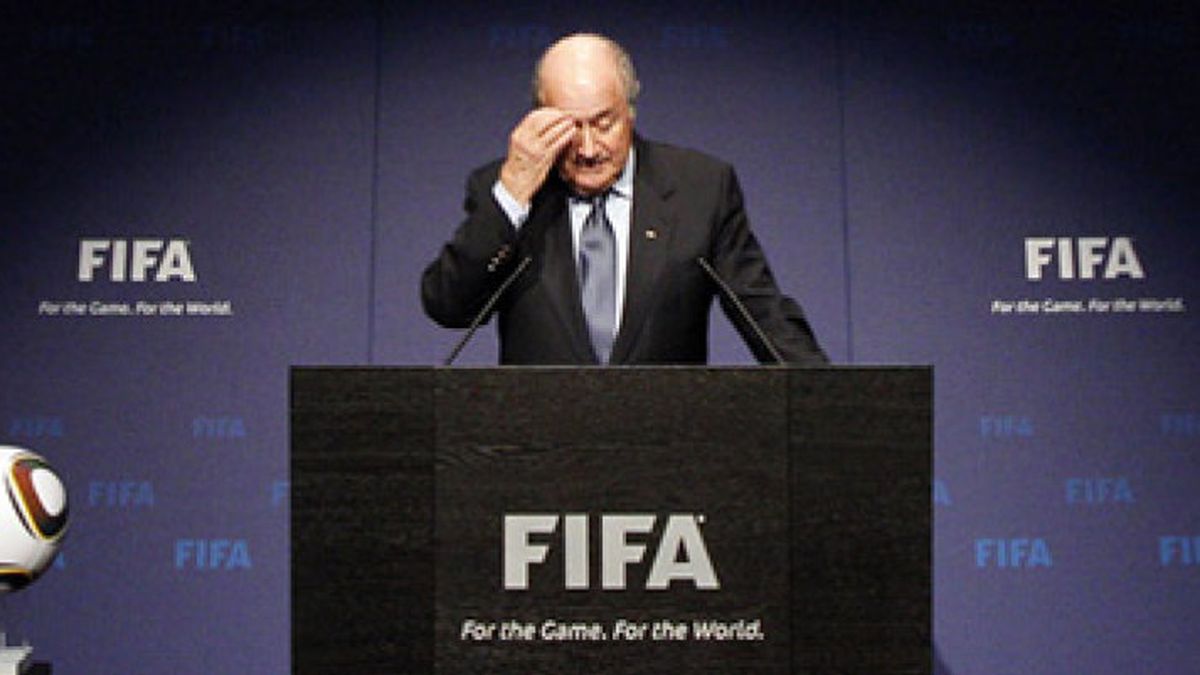 La FIFA, en el ojo del huracán: ¿el que hace la ley hace la trampa?