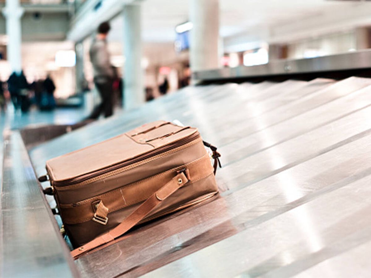 Foto: Hasta 70 euros de ahorro en el aeropuerto: la técnica de un joven para ahorrar en maleta.(iStock)