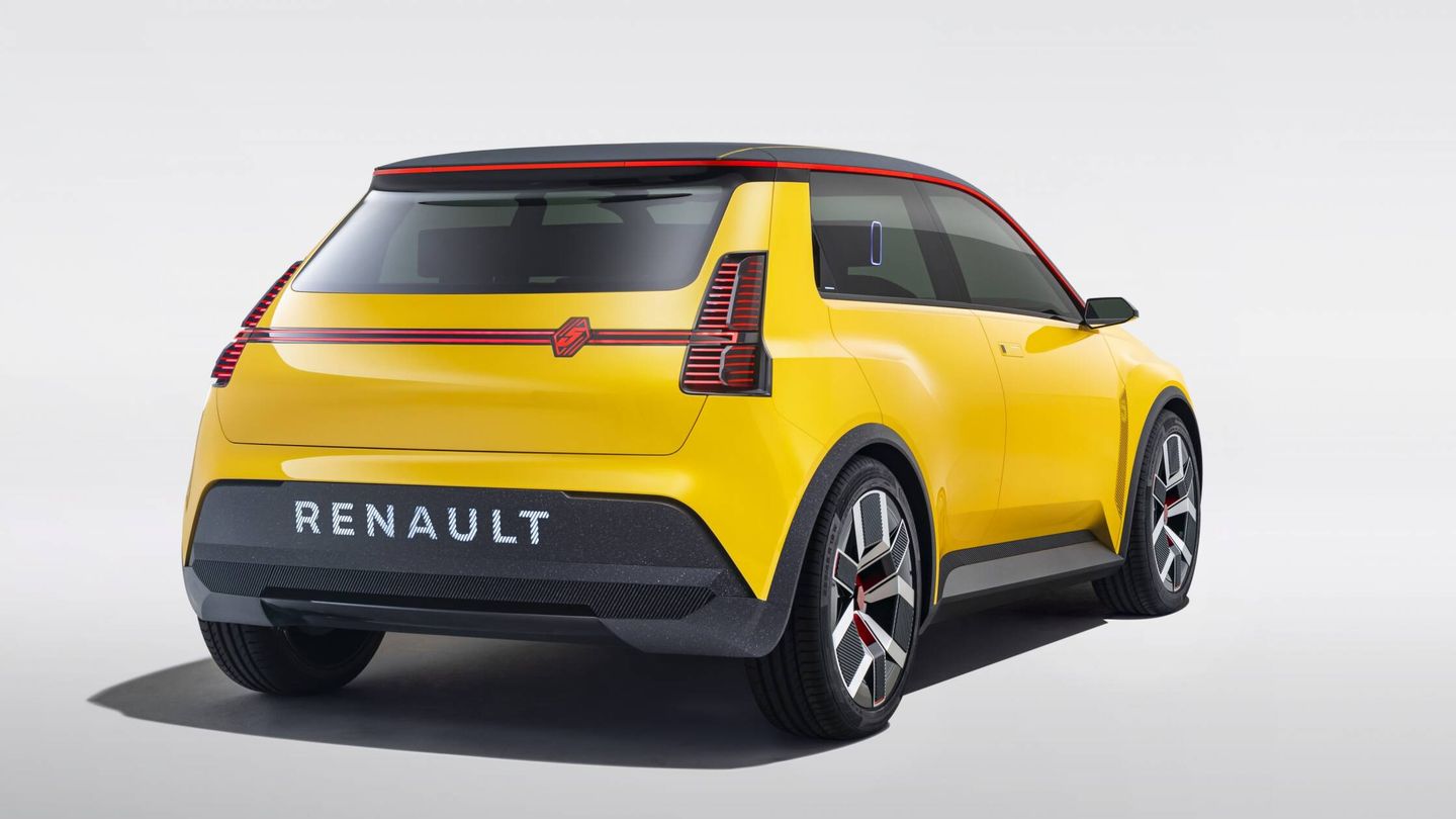 Vista posterior del Renault 5 Prototype. El coche de calle tendrá suspensión trasera multibrazo.