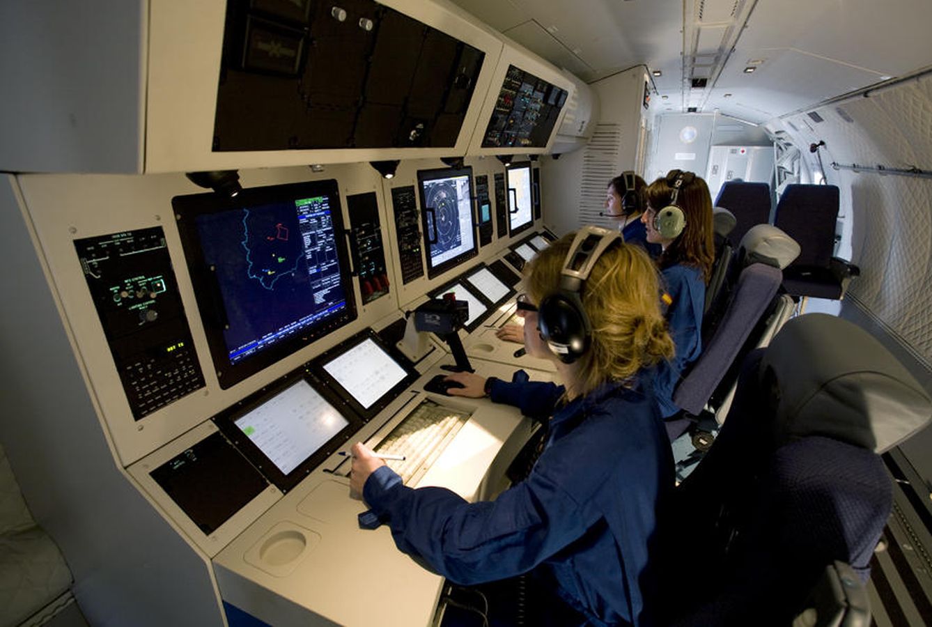 Consolas de monitoreo de control de tráfico de submarinos (Airbus).