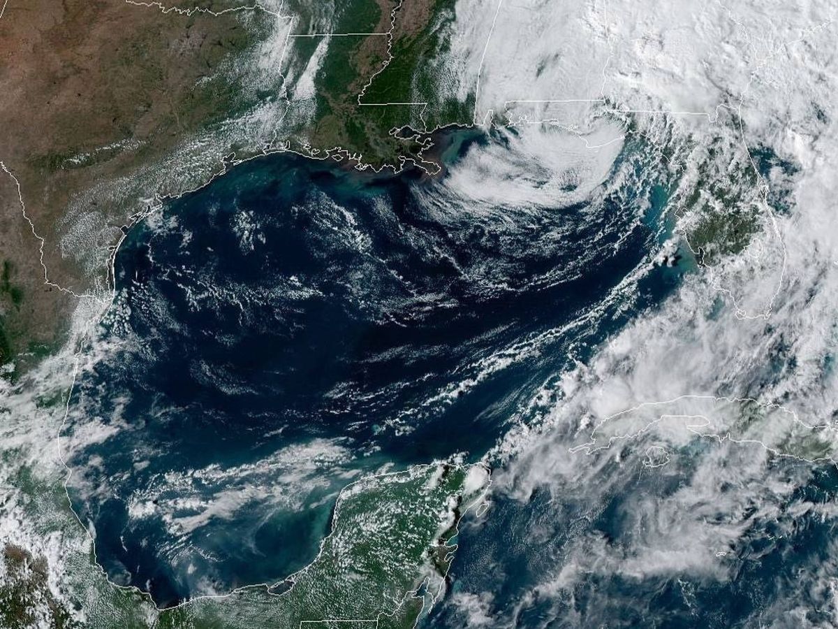 Foto: Ojo del ciclón postropical Néstor Foto: EFE NOAA-NHC