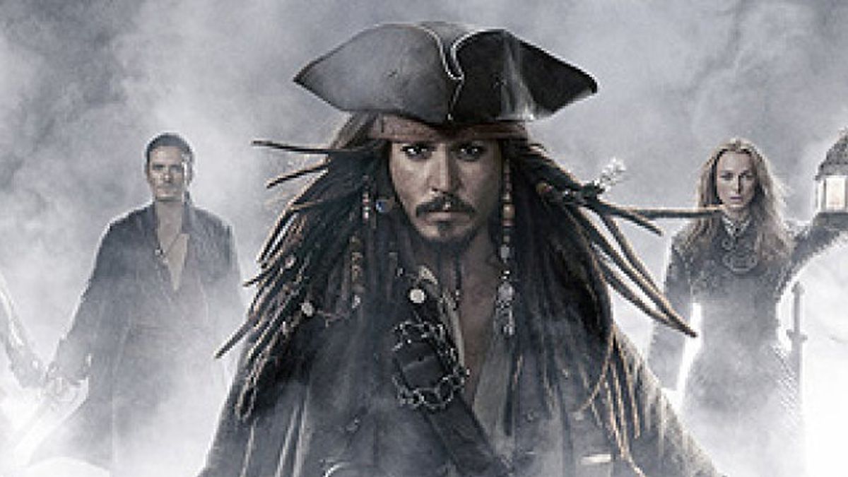Los ‘Piratas del Caribe’ bombardean el barco de Milá