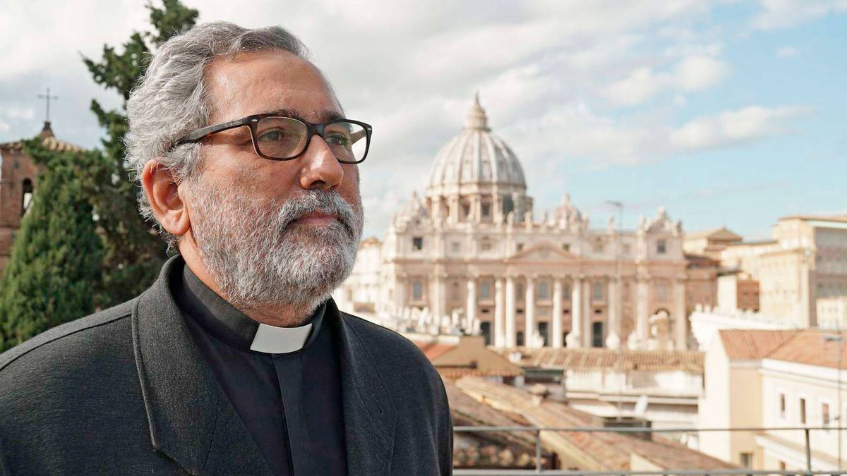 Así es Guerrero, el jesuita extremeño y políglota que asume las finanzas del Vaticano