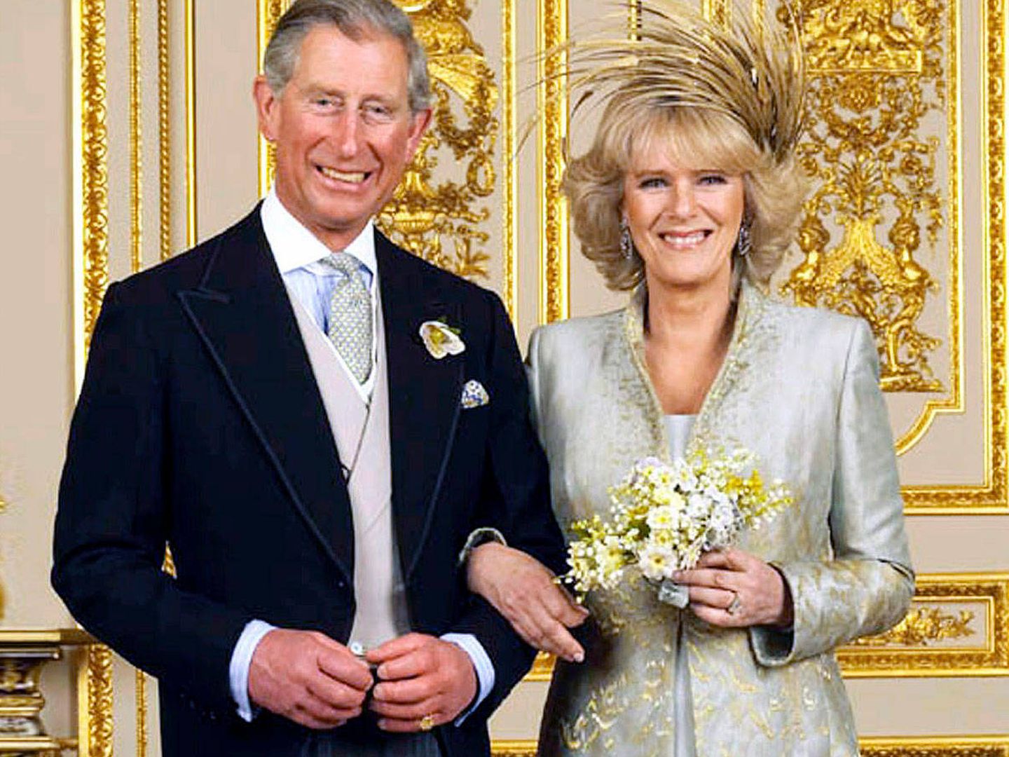 El príncipe Carlos y Camilla el día de su boda. (Reuters)