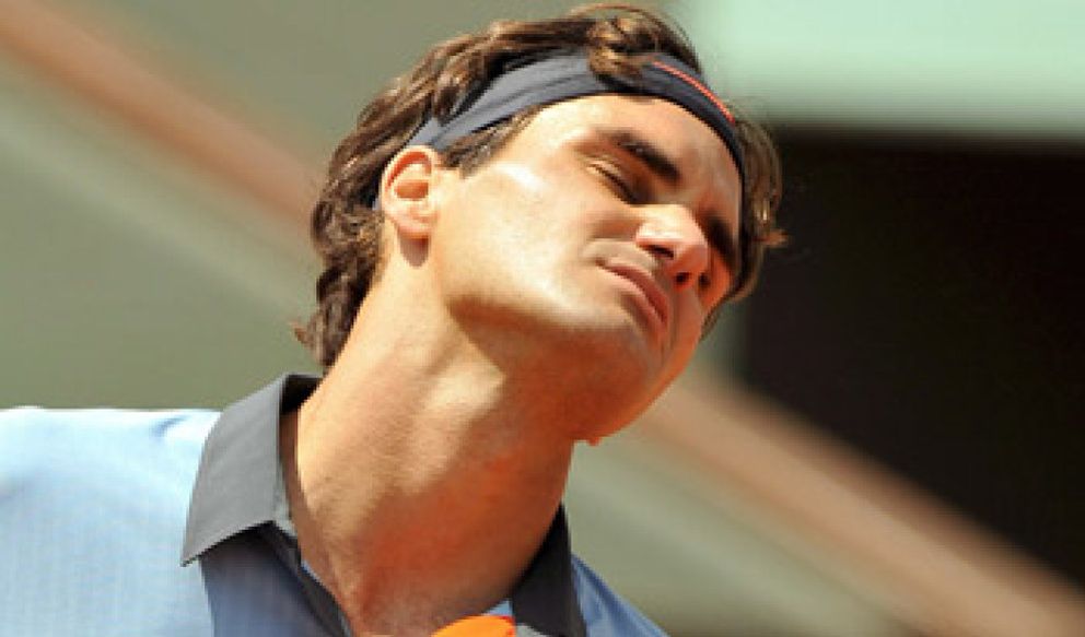 Foto: Roger Federer, decepcionado ante la ausencia de Rafa Nadal