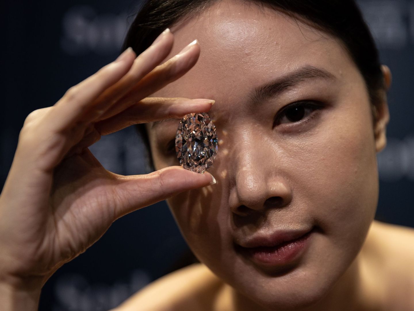 El diamante 'extremadamente raro' que subastará Sotheby's en Hong Kong el próximo 5 de octubre. (EFE)