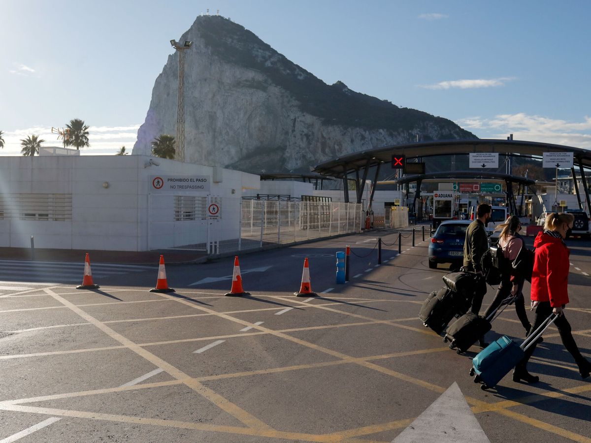 Foto: Frontera de La Línea de la Concepción con Gibraltar. (Reurters/Jon Nazca)