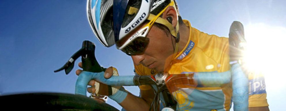 Foto: Contador sentencia la triple corona