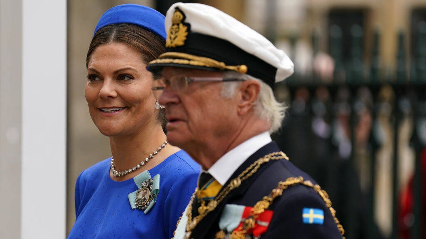 El rey de Suecia y la princesa Victoria, en la coronación de Carlos III. (Getty)