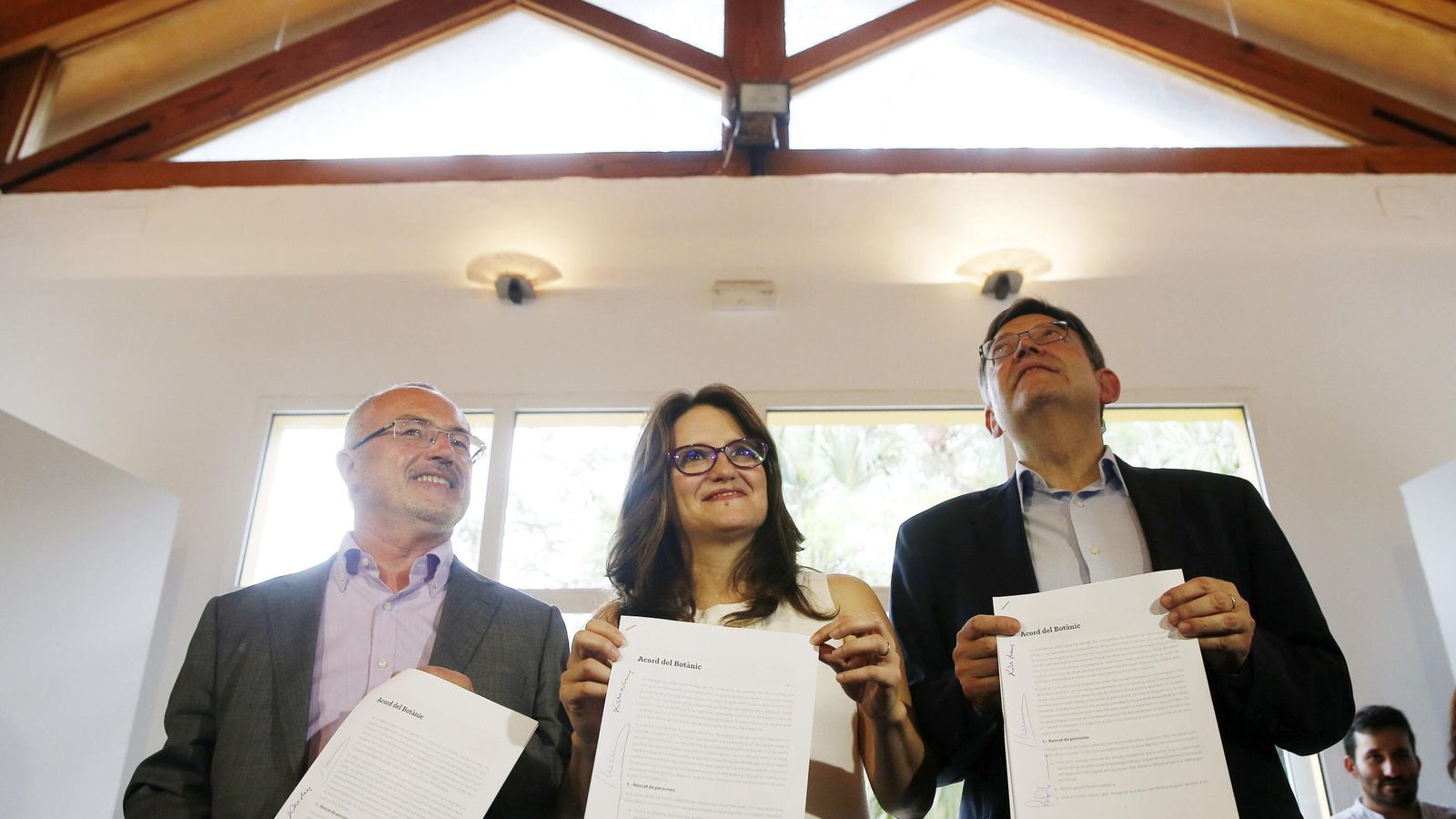 Foto: Los candidatos a la Presidencia del Gobierno valenciano del PSPV, Ximo Puig (i), Compromís, Mònica Oltra, y Podemos, Antonio Montiel. (EFE)