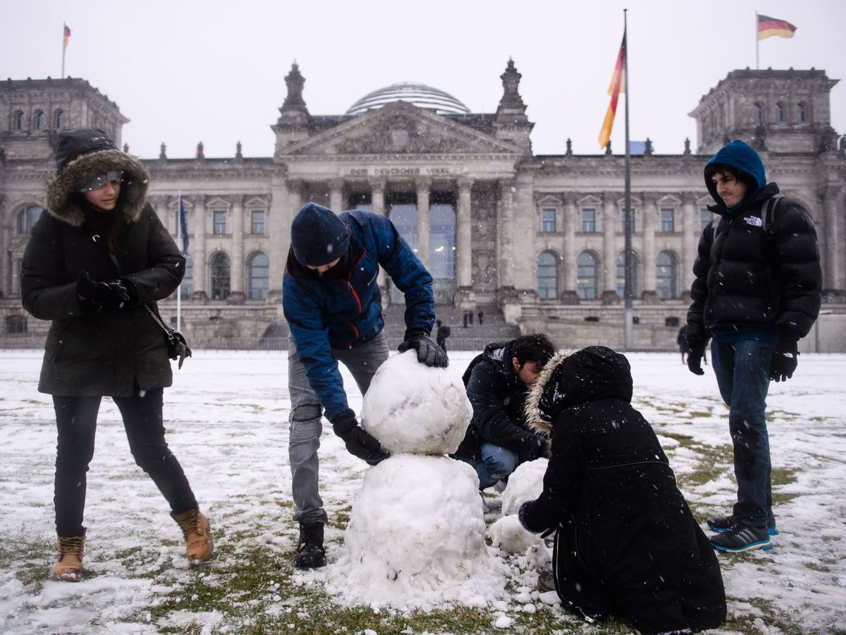 Foto: Nieve en el Reichstag de Berlín. (EFE)