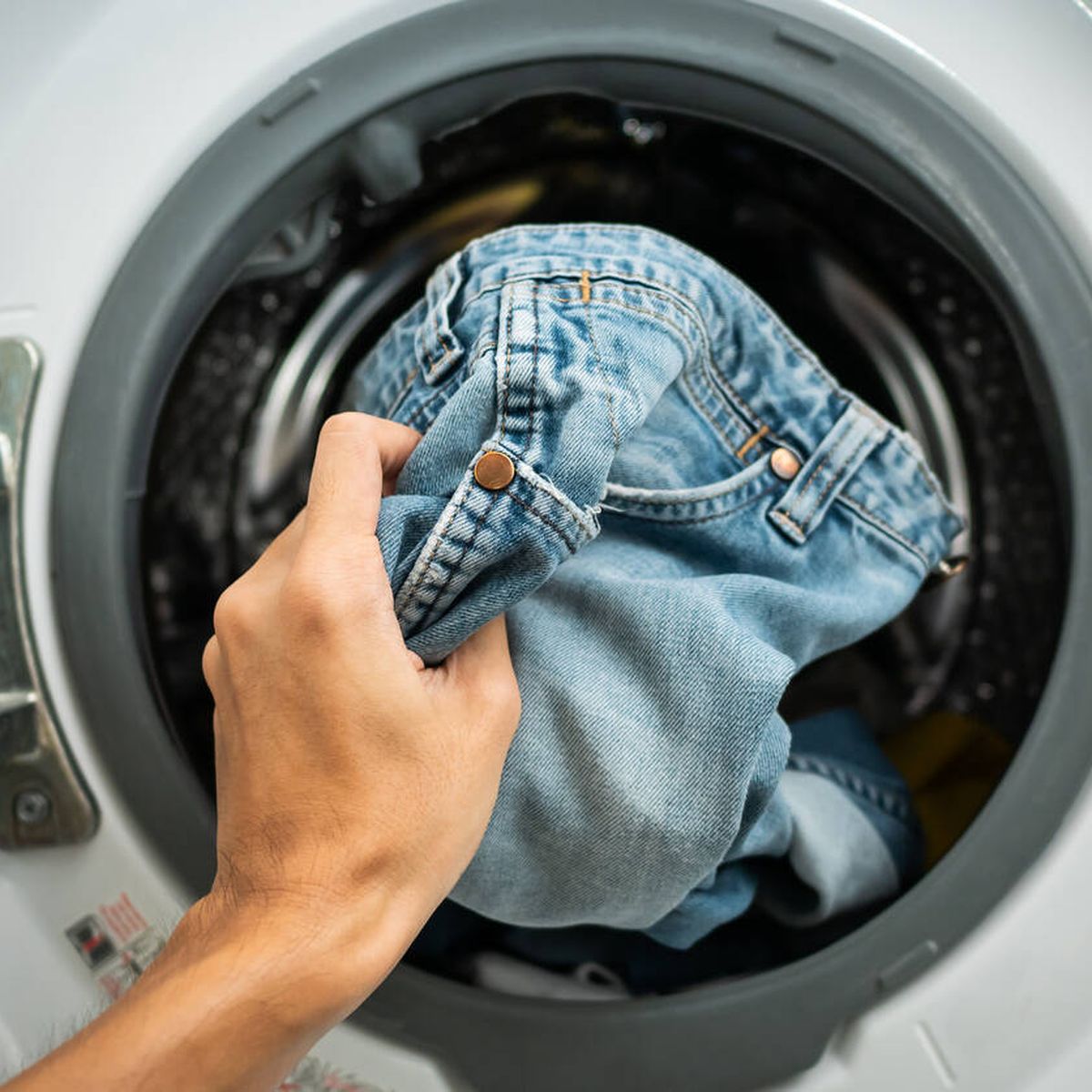 La pestaña oculta de tu lavadora que te permitirá limpiarla y mantener tu  ropa como nueva