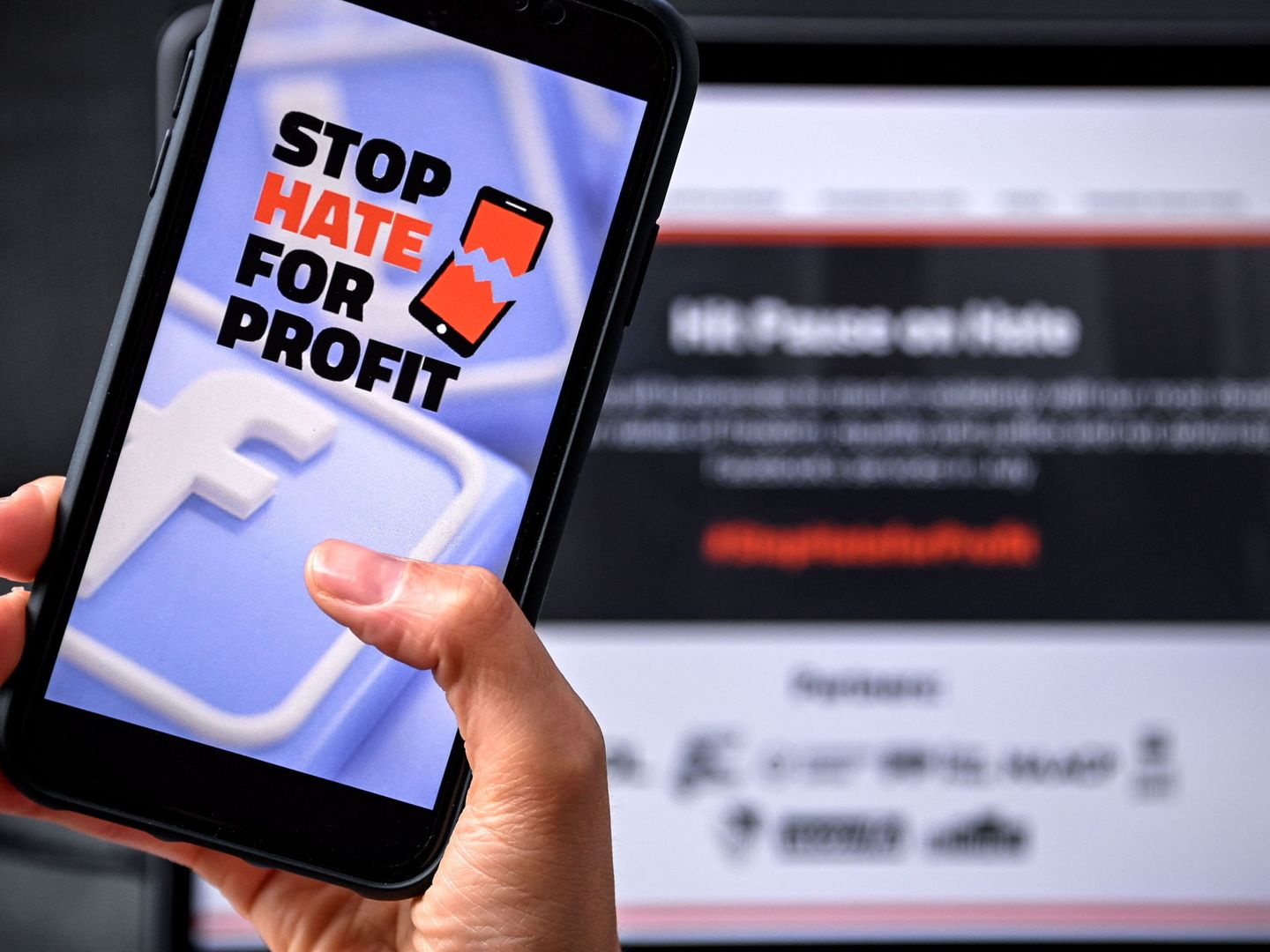'StopHateForProfit' es el nombre de la campaña que ha llevado a más de 200 empresas a pausar su publicidad en Facebook. (Reuters)
