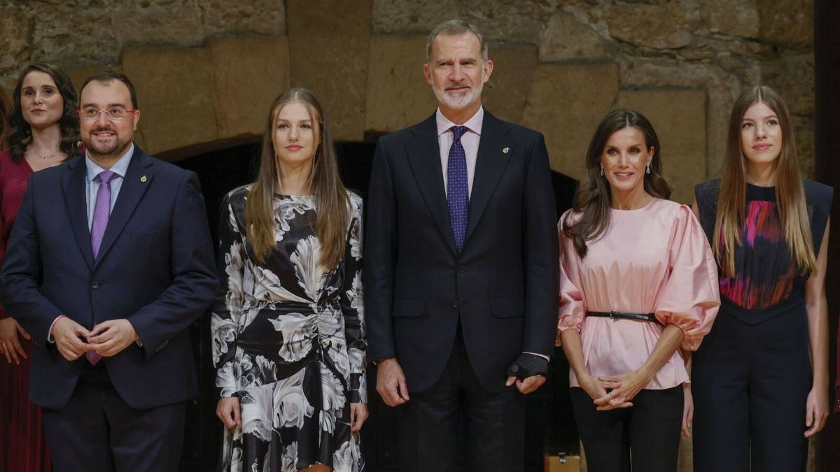 Tres looks de estreno, dos Falcon y una 'norma real': los detalles que no vimos del concierto de los Premios Princesa de Asturias 