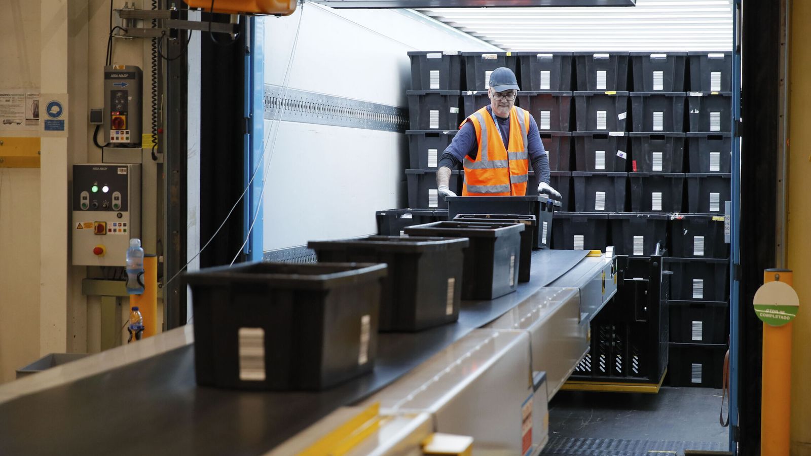 Amazon busca 600 trabajadores para su nuevo centro en Zaragoza con sueldos desde 1.600 euros