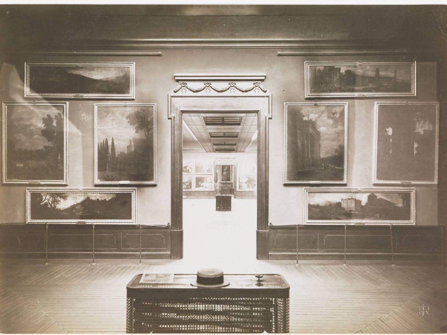 'Museo del Prado, vista de una sala con paisajes', José Lacoste y Borde, 1907-1915. (Museo del Prado)