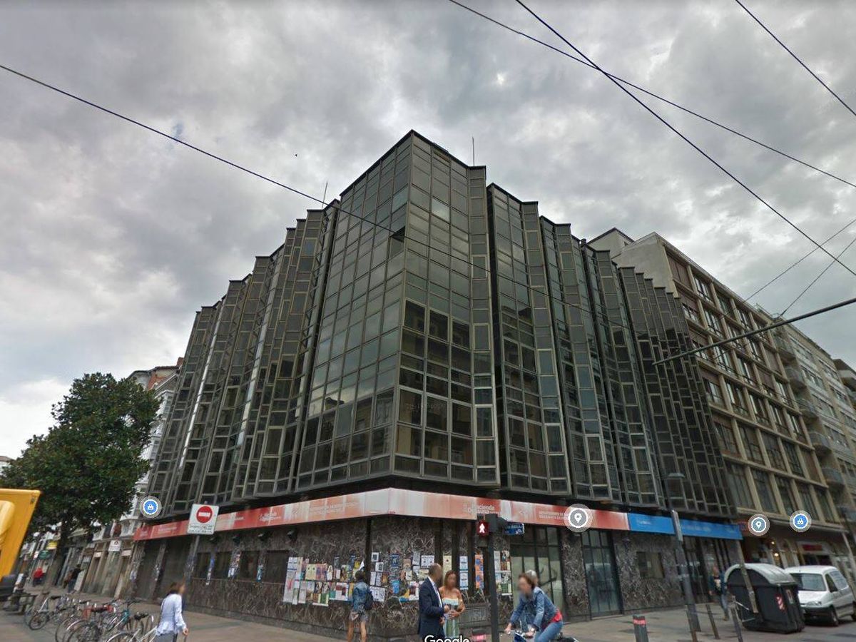 Foto: Edificio a subasta de Kutxabank. (Google Maps)