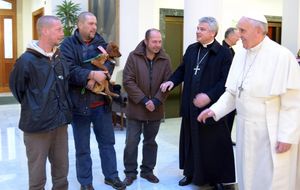 Una tarde con los indigentes del Papa: “Bergoglio es un grande”