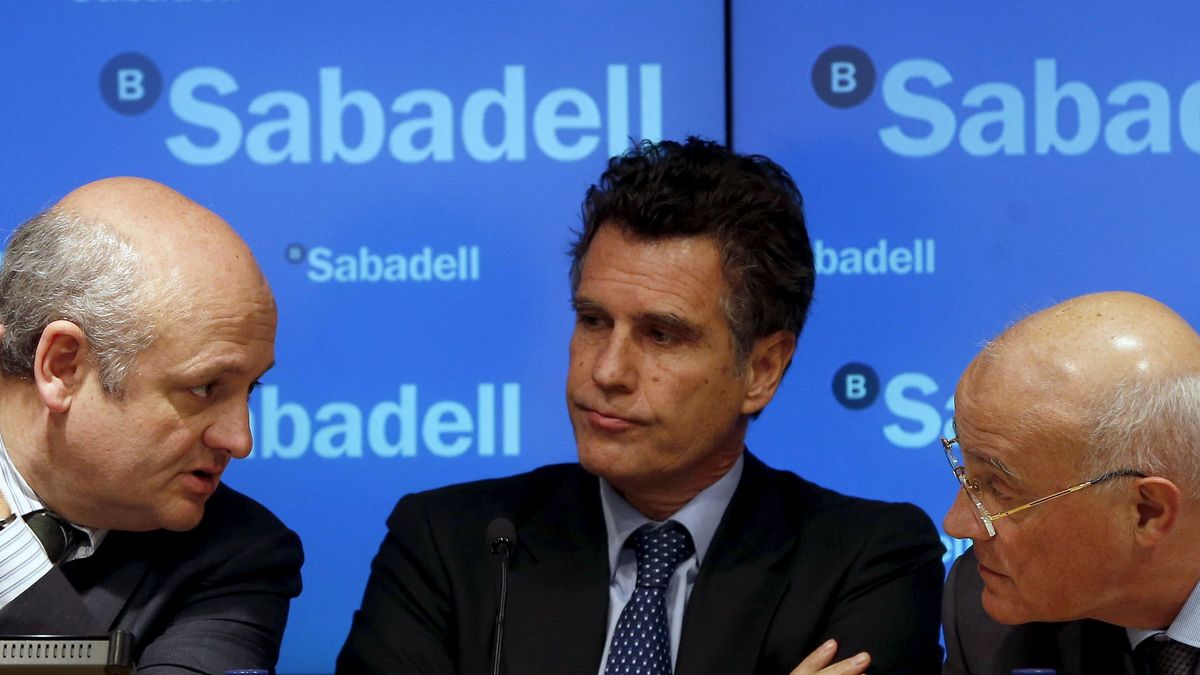 La cúpula directiva de Banco Sabadell se queda sin aguinaldo por suspender en bolsa