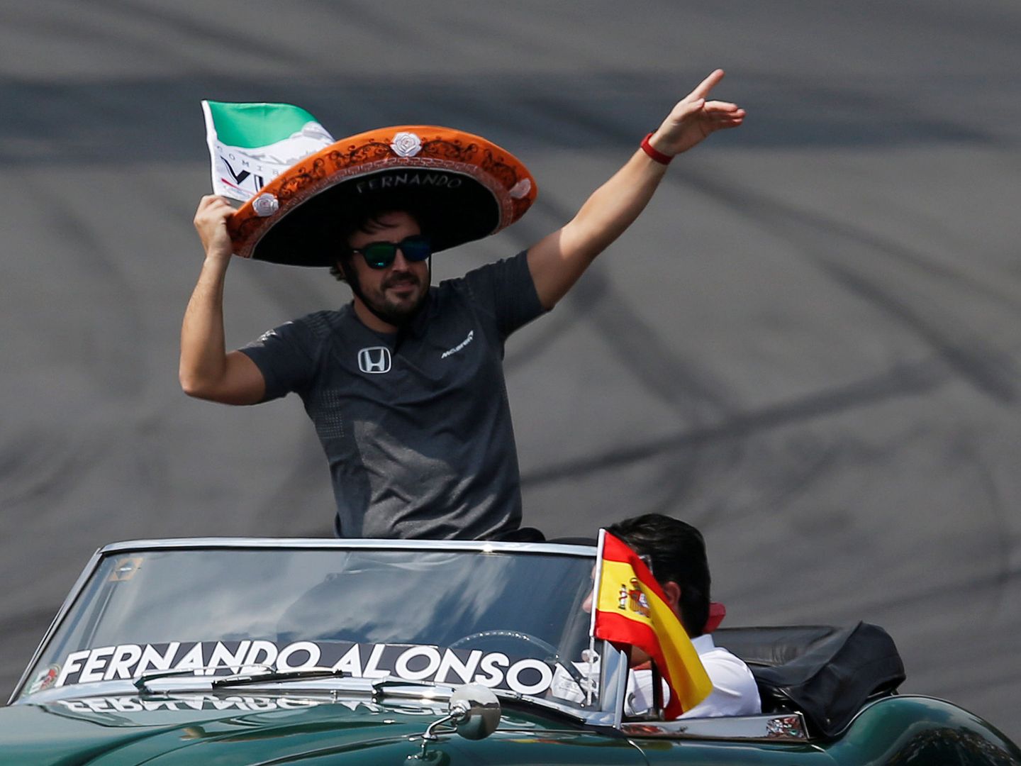 Contando el GP de Brasil, a Alonso le quedan solo dos carreras con motor Honda bajo el capó de su McLaren. (Reuters)