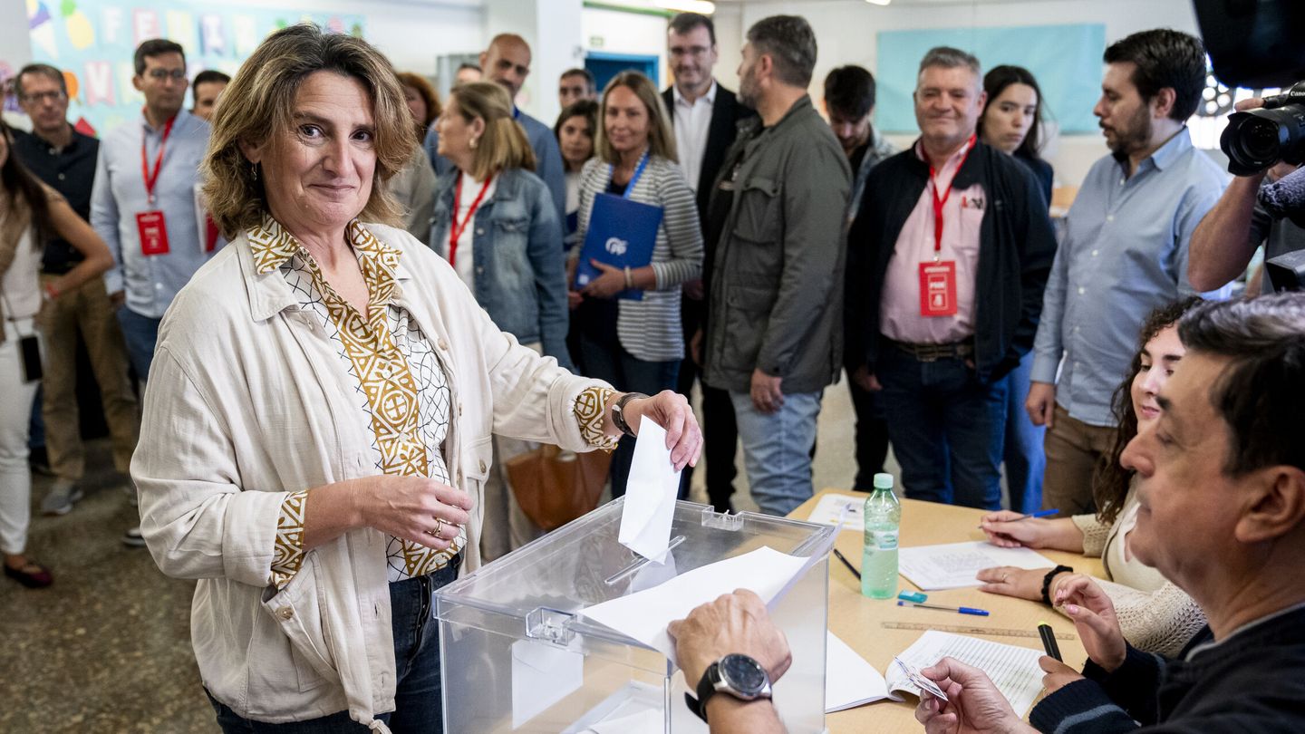 La cabeza de lista del PSOE al Parlamento Europeo y vicepresidenta tercera del Gobierno, Teresa Ribera. (Europa Press/Pérez Meca)
