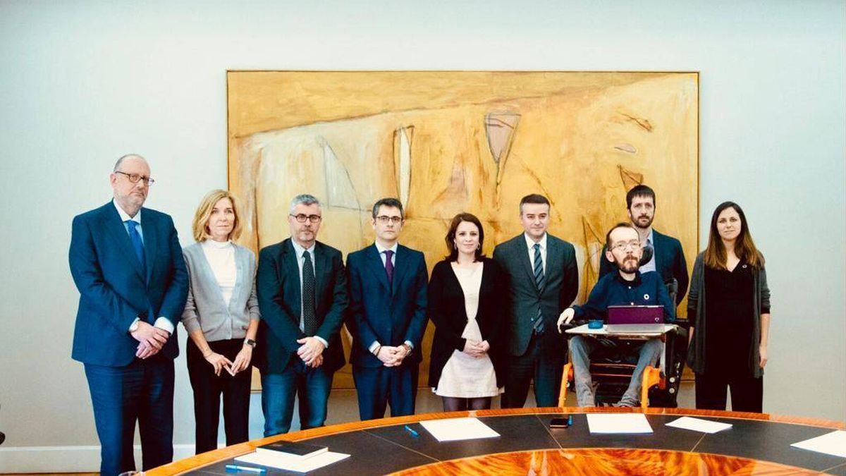 PSOE y Podemos abordan su crisis en una reunión sorpresa de la mesa de seguimiento