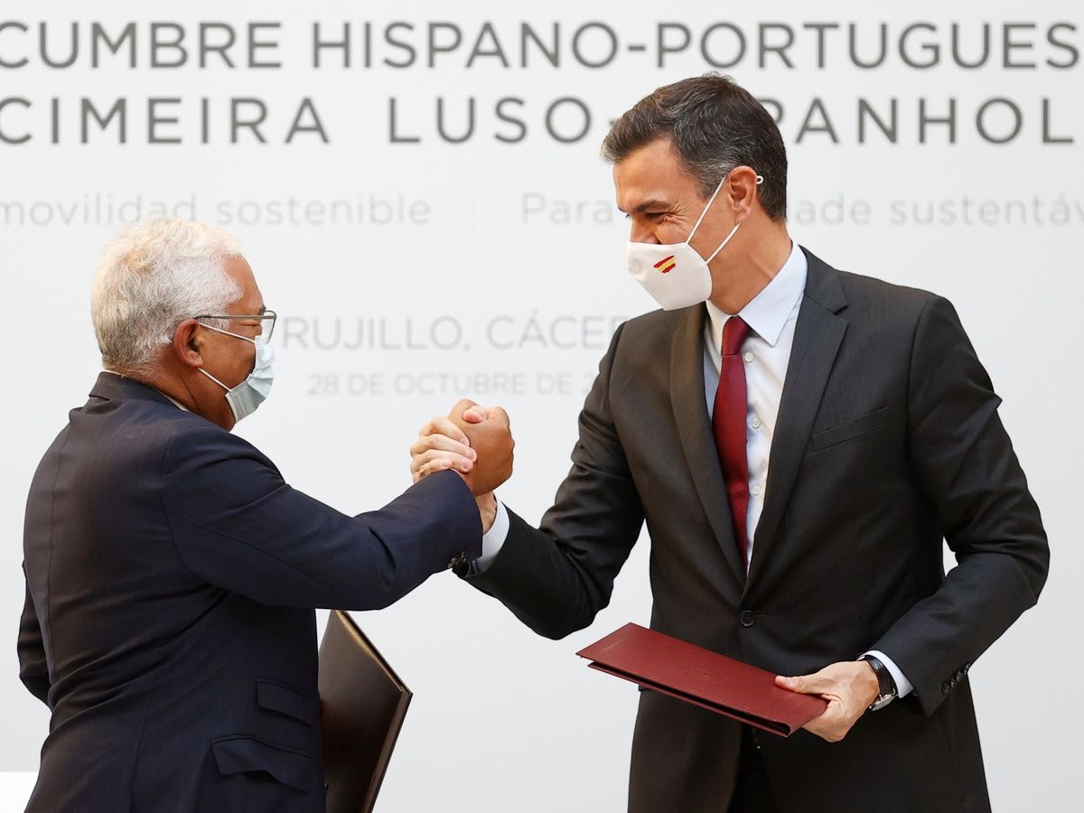 Foto: Los presidentes del Gobierno de España, Pedro Sánchez, y Portugal, António Costa. (EFE/Chema Moya)