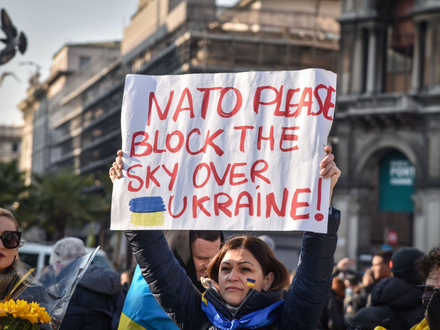 Manifestación en contra de la guerra en una capital europea. (EFE EPA MATTEO CORNER)