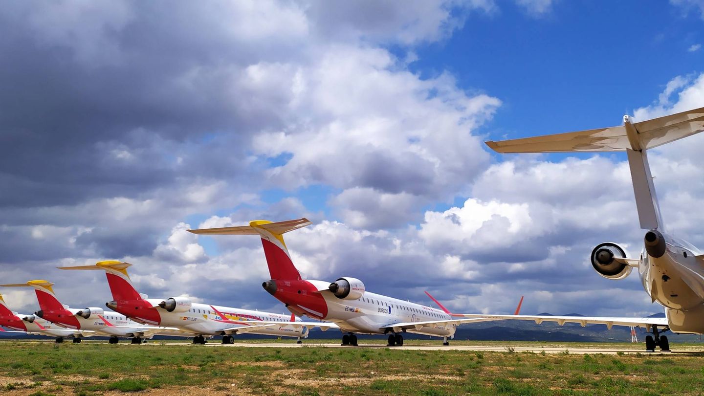Aviones estacionados en el aeropuerto de Castellón. (Aerocas)