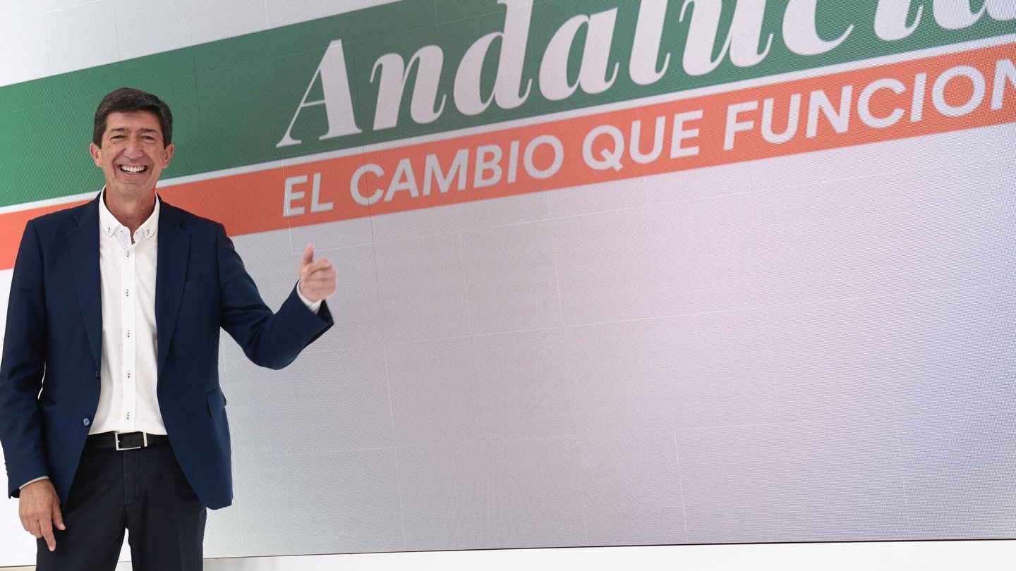 El candidato de Ciudadanos posa para los medios. (EFE/Víctor Lerena)