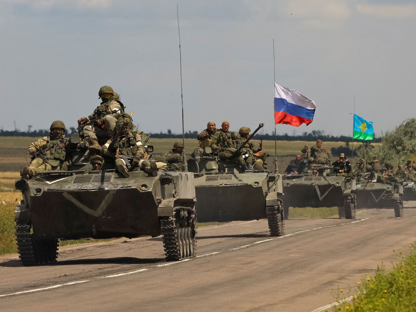 Un convoy de fuerzas rusas en la región de Zaporiyia. (Reuters/Alexander Ermochenko)