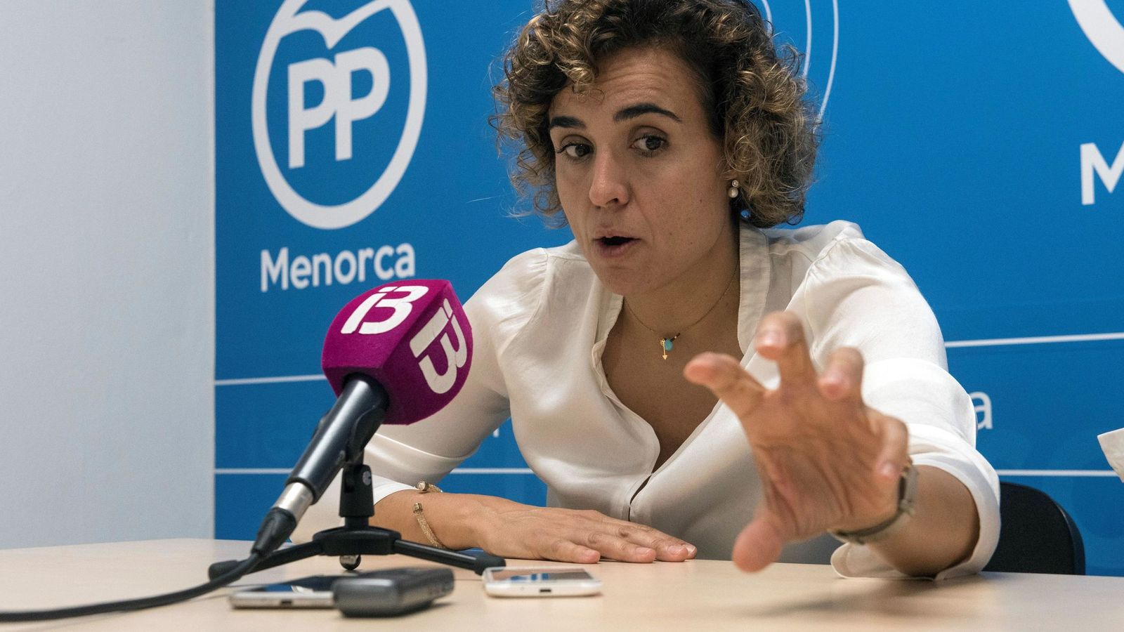 Foto: La exministra de Sanidad y exportavoz de la candidatura de María Dolores de Cospedal, Dolors Montserrat, nueva portavoz del PP en el Congreso. (EFE)